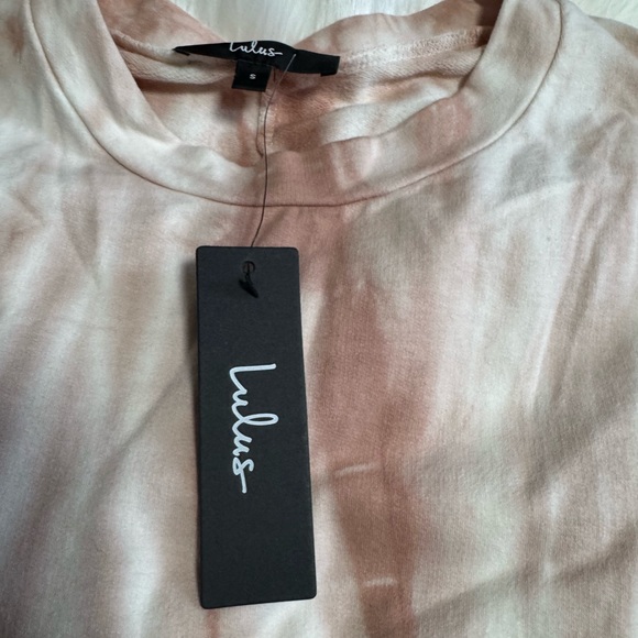 Lulu's Women's Sweatshirt and matching joggers - Picture 8 of 10